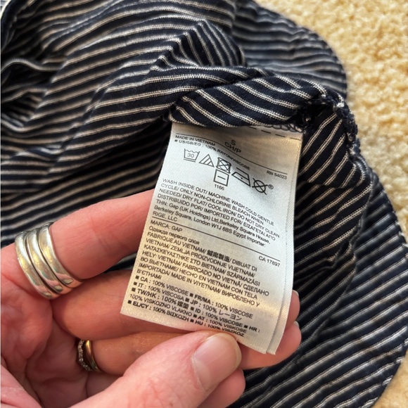 GAP Striped Top - Picture 6 of 6